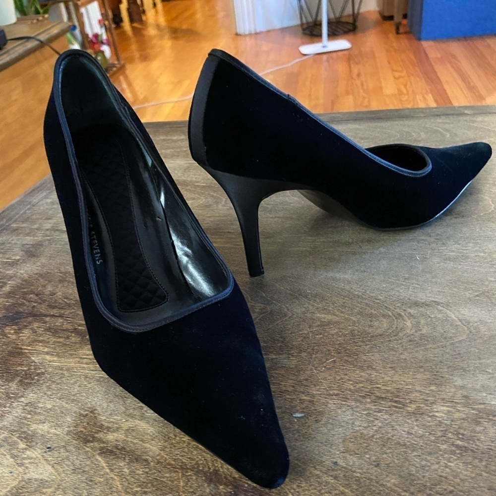 Valerie Stevens Black Heels